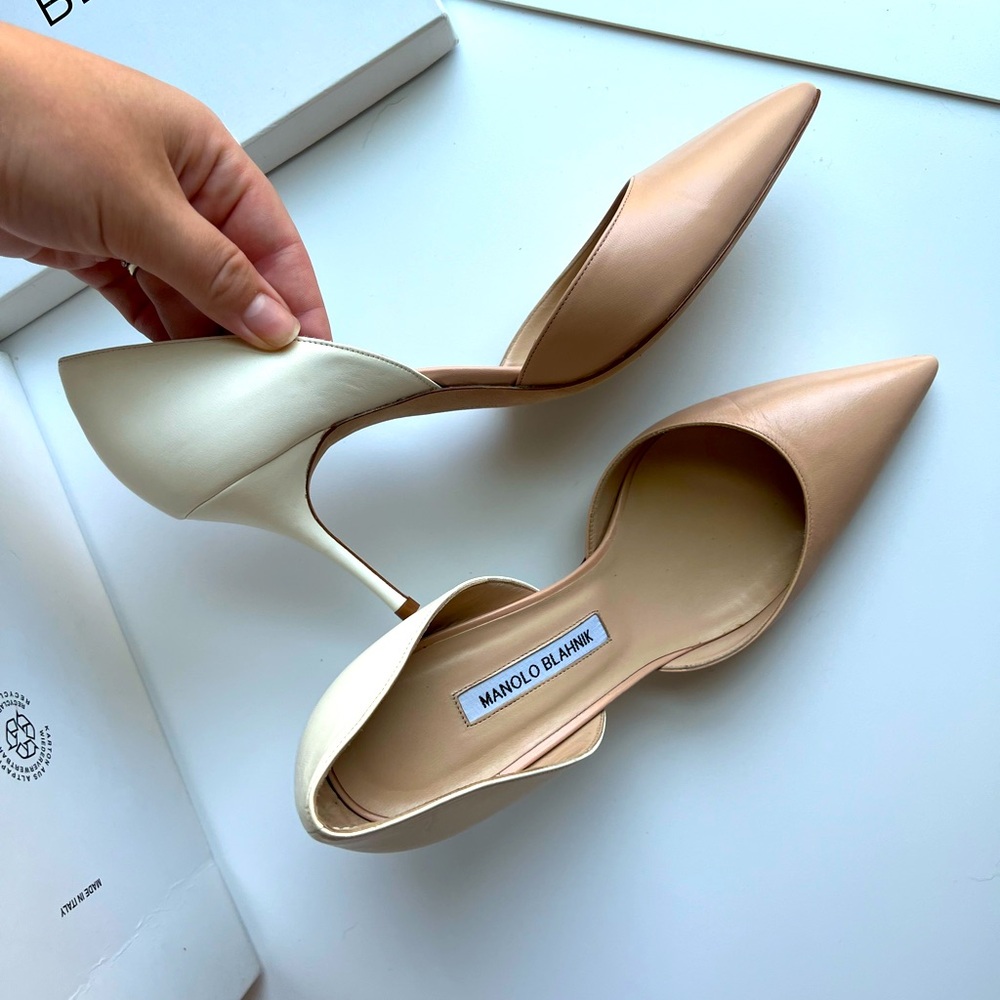 MANOLO BLAHNIK
Leather D'Orsay Pumps
Size:  - 10 - IT 41